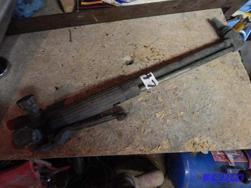 lot 647 image: Uniweld Cutting Torch