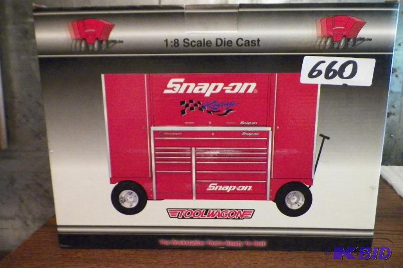 lot 660 image: Snap-on Tool Wagon, very heavy