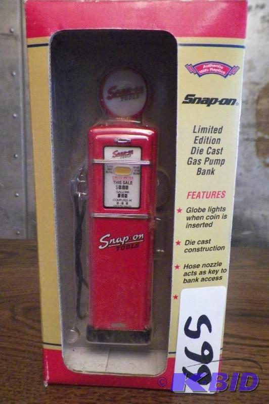 lot 665 image: Snap-on Die Cast Gas Pump Bank