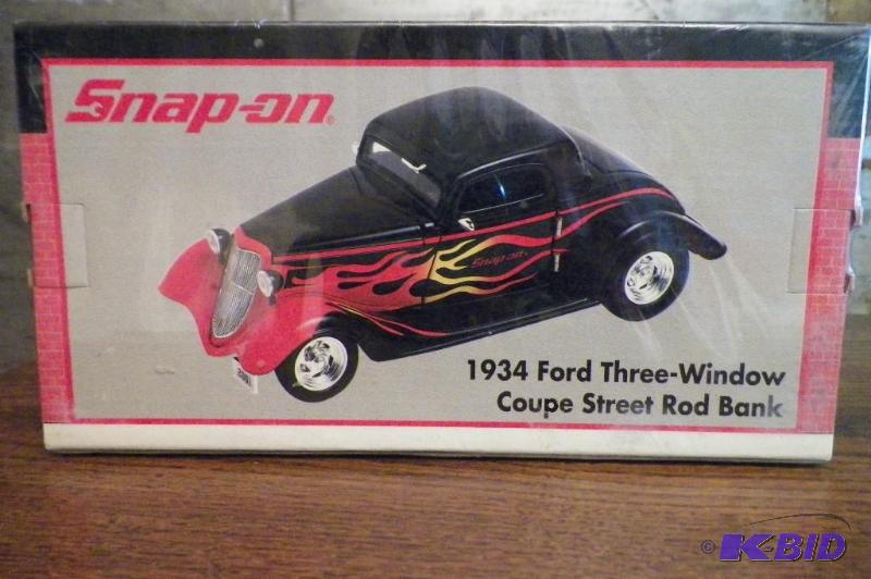 lot 671 image: Snap-on 1934 Ford Street Rod Bank
