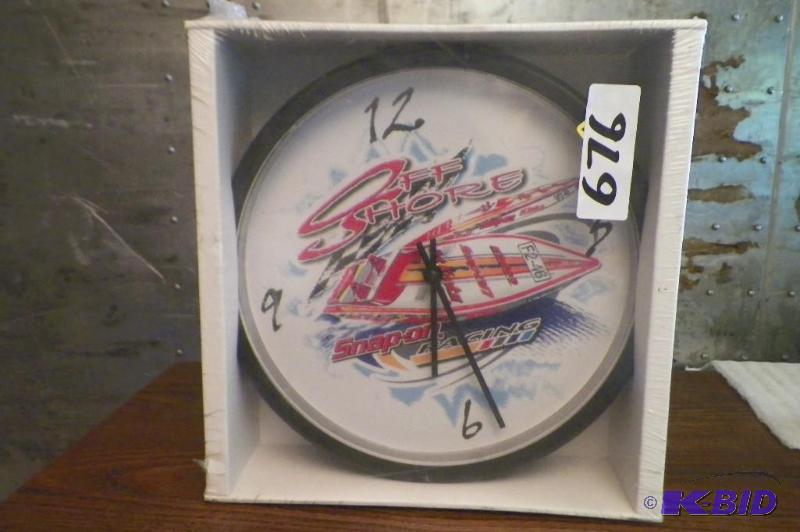 lot 676 image: Snap-on Racing Clock
