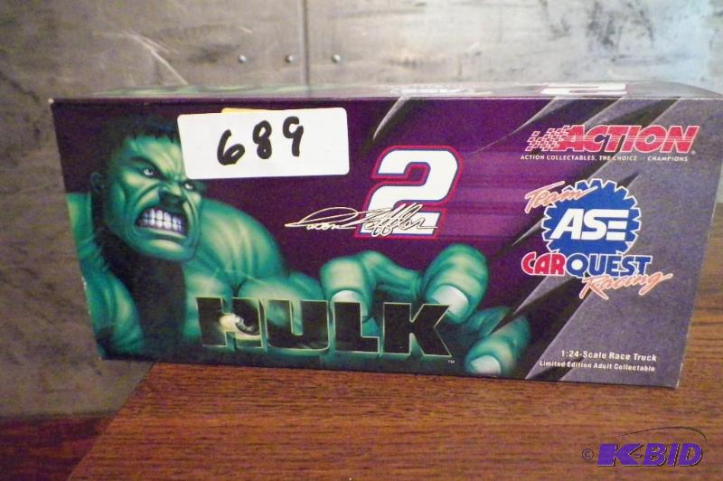 lot 689 image: CARQUEST Incredible Hulk Car