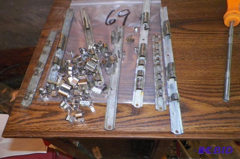 lot 69 image: Snap-on Socket Holders wExtra Clips