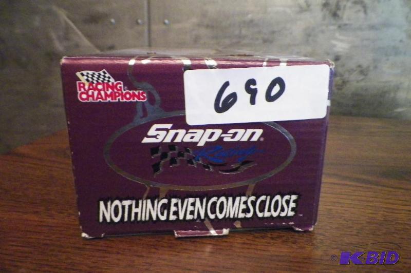 lot 690 image: Snap-on Southern Thunder Die Cast Car