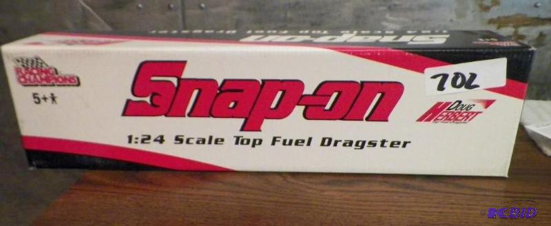 lot 702 image: Snap-on Top Fuel Dragster 2001