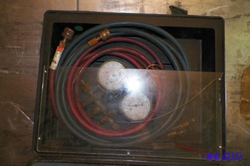 lot 72 image: Snap-on ACT5500ACT9550 Combination AC Kit