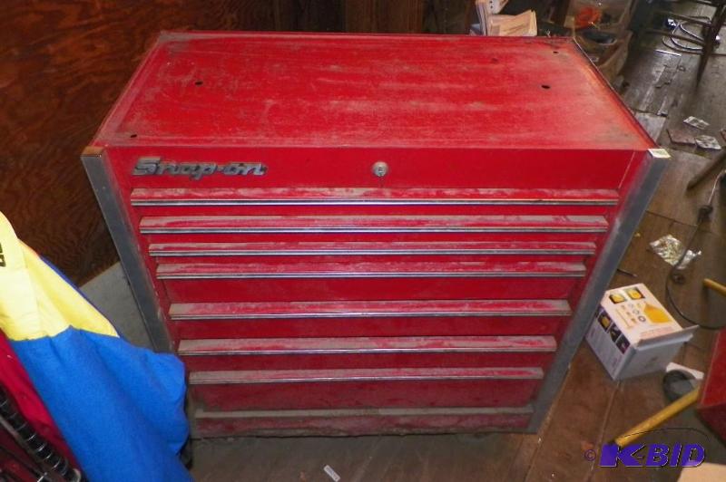 lot 730 image: Snap-on Tool Cabinet. 34 Wide x 18 Deep x 37 Tall.  7 Drawers. All Drawers Work & Lock. Bottom Does Have Some Rust.  Model No. KR-657B Serial No. 03928935