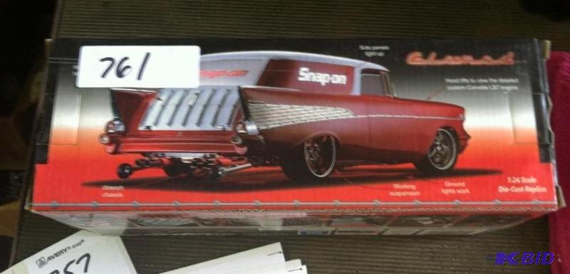 lot 761 image: Snap-on Glo-mad Wagon