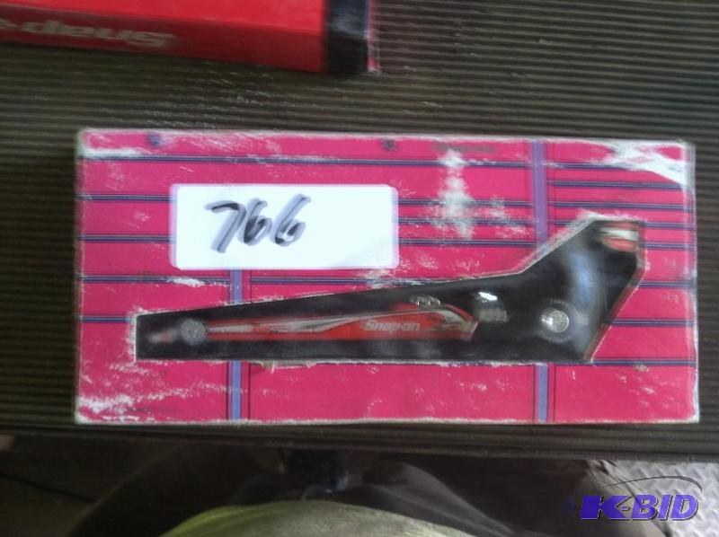 lot 766 image: Snap-on 1998 mini dragster