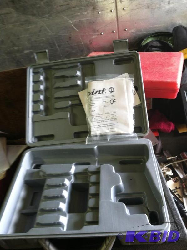 lot 812 image: Blue Point Empty Air Hammer Case -