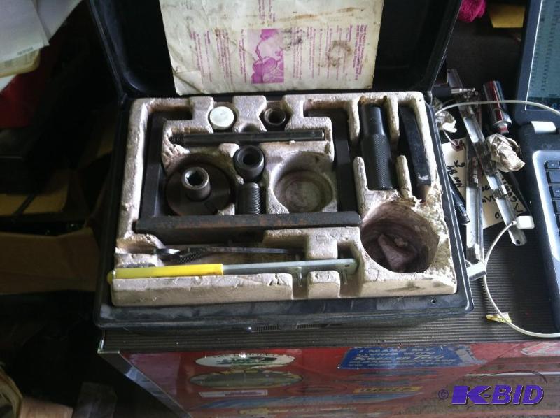 lot 814 image: Miller Puller Set Tool C-3688