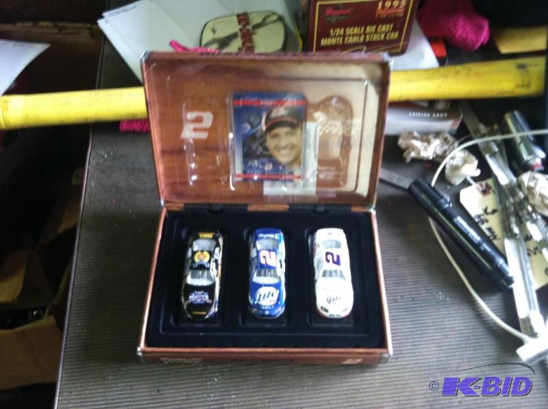 lot 819 image: Snap-on Miller Lite Racing Rusty Wallace 3 Car Set