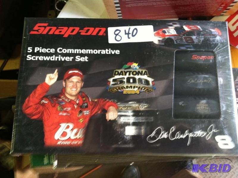 lot 840 image: Snap-on RARE Dale Earnhardt Jr 5 Piece Screwdriver Set Still Sealed