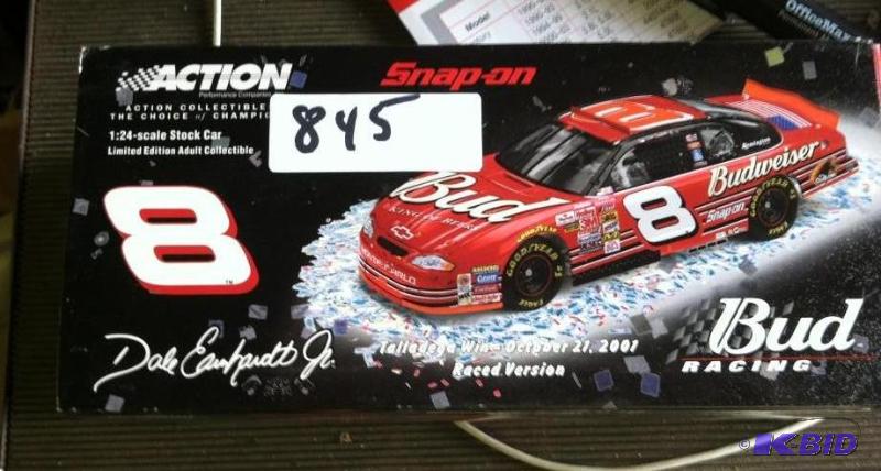 lot 845 image: Dale Earnhardt Jr. 2001 Monte Carlo