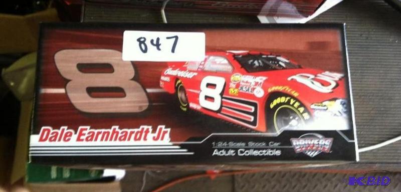 lot 847 image: Dale Earnhardt Jr. 2007 Monte Carlo SS