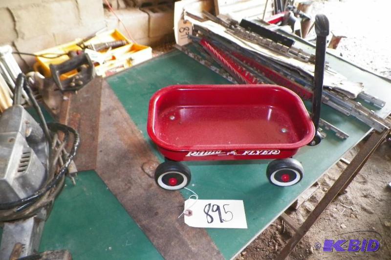 lot 895 image: Mini Snap-on Radio Flyer