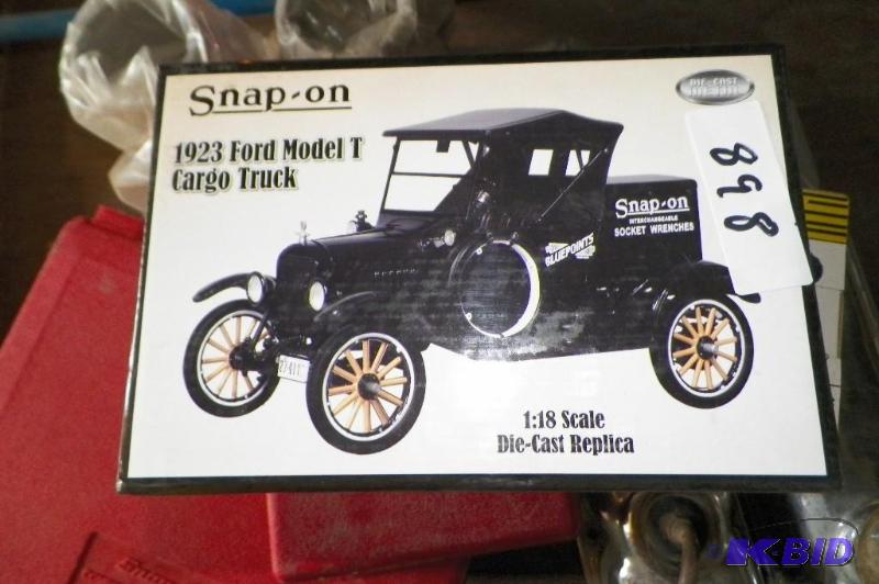lot 898 image: Snap-on 1923 Ford Model T Cargo Truck