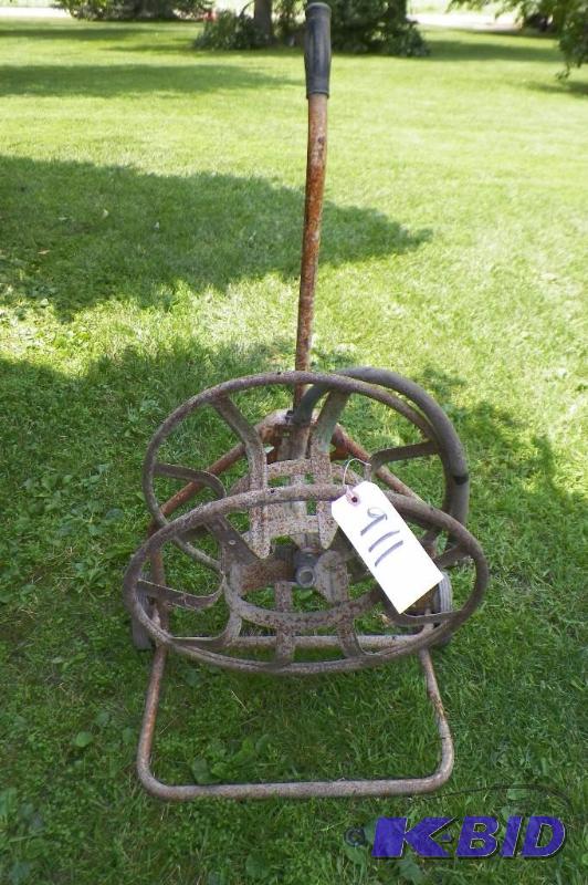 lot 911 image: Antique Hose Reel