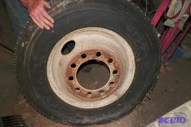 lot 920 image: Goodyear Tire wRim 10 Hole 10R225 G159 732