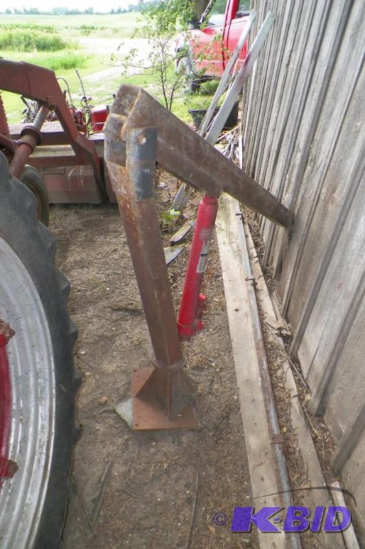 lot 927 image: Very Heavy Duty Homemade Cherry Picker for the Back of a Truck Very Solid