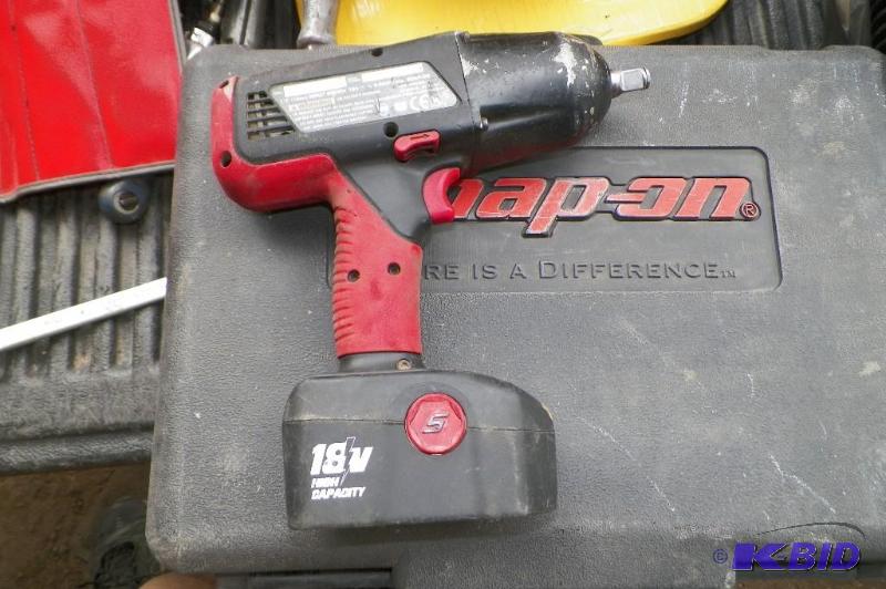 Snap On Cordless Impact Wrench Model CT4850. One Battery Took 100