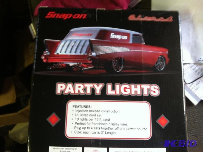 lot 947 image: Snap-on Kids Take-A-Part Glo-Mad