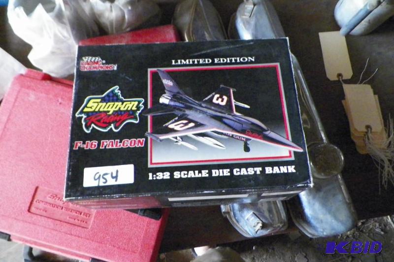 lot 954 image: Snap-on F16 Falcon Bank