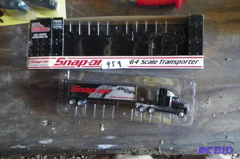 lot 959 image: Snap-on Transporter