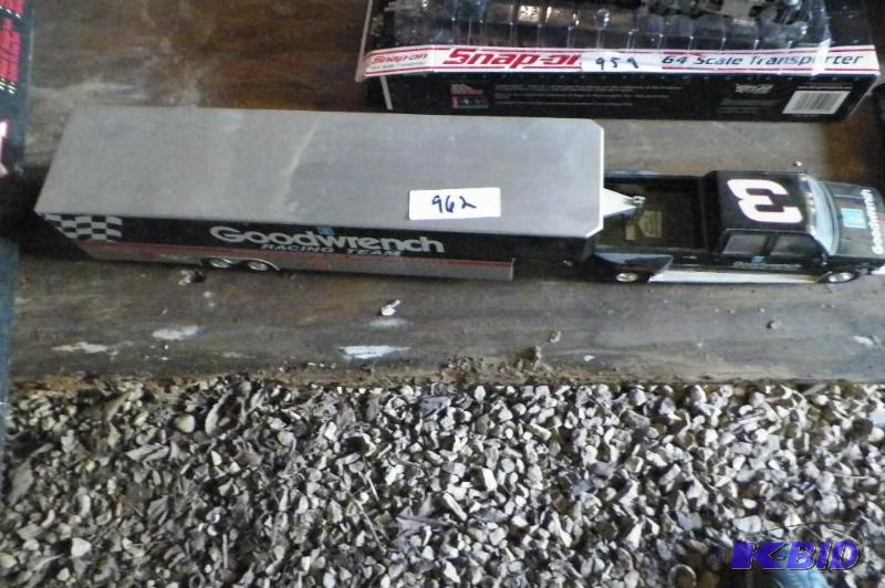 lot 962 image: Dale Earnhardt Sr. Transporter Bank with No Box