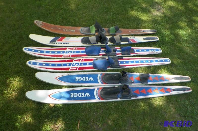 lot 992 image: 6 Water Skis