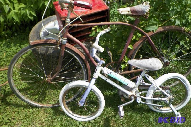 lot 995 image: 2 Bikes