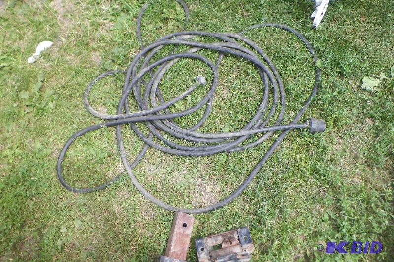 lot 998 image: 20 Amp Extension Cord