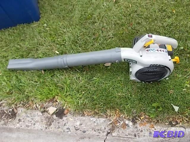 lot 14 image: Ryobi&nbsp200 mph Blower (Has Compression, N...