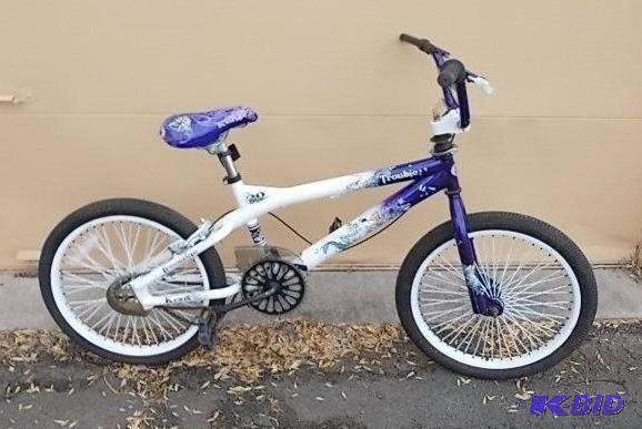lot 16 image: Kent Freestyle 20 Boys Bike...