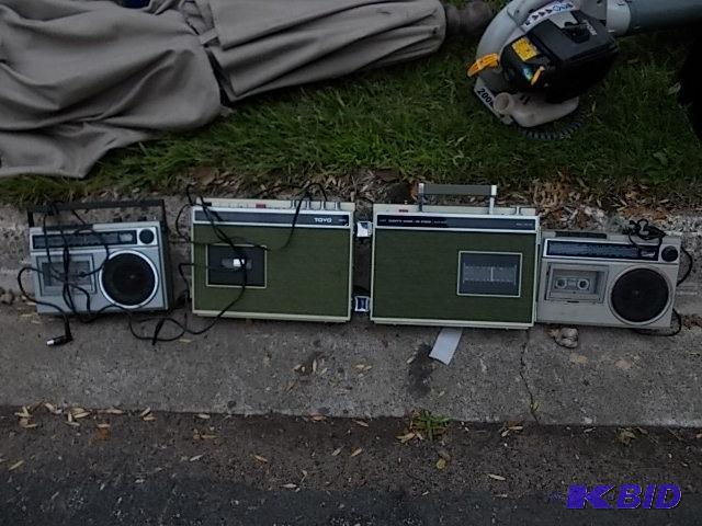 lot 6 image: 4-Cassette Stereos...