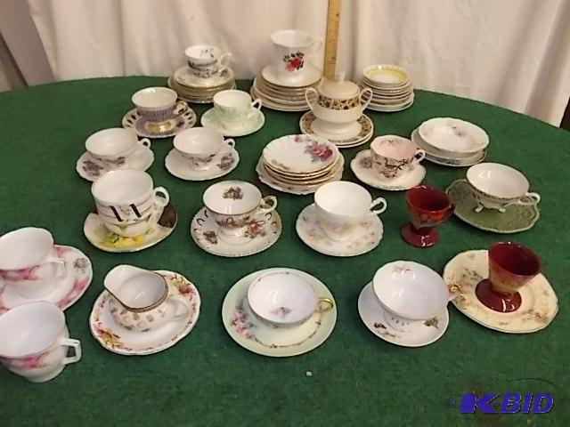 lot 39 image: Collection Of Tea cups & Saucers, 1 Lefte...