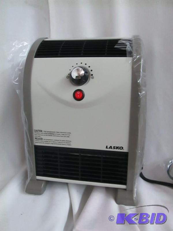 lot 30 image: Lasko Automatic Airflow Space Saving Heater