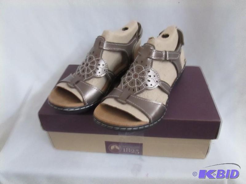 lot 45 image: Clarks Womens Leisa Taffy Sandal