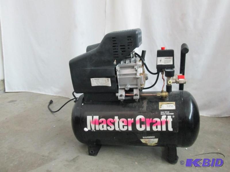 lot 5 image: Master Craft 3.5 HP 10 Gallon Air Compressor