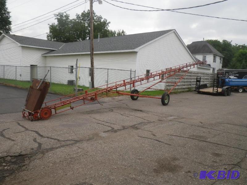 48ft hay bale conveyor, apppears in good cond...