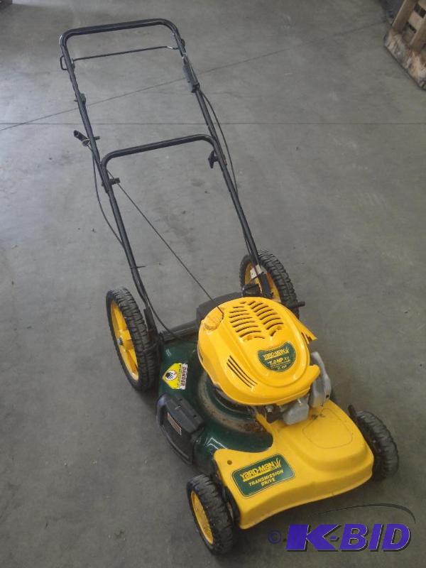 lot 18 image: Yard-Man 21" 7HP Self-Propelled Mower...