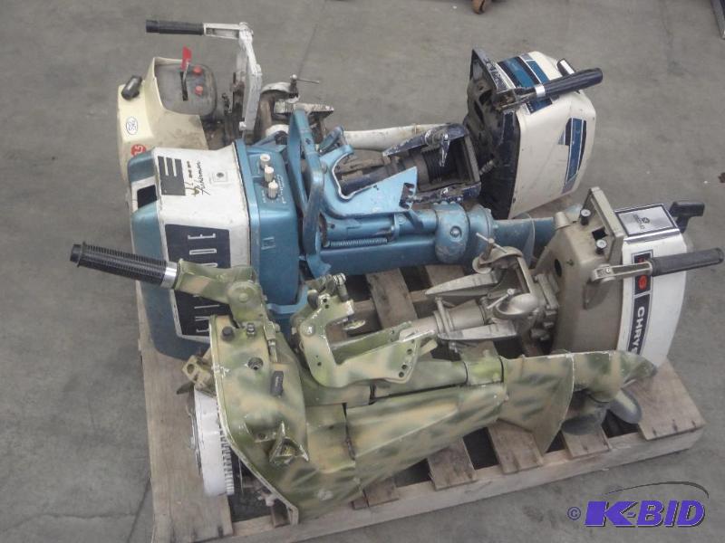 lot 30 image: Pallet Lot Of (5) Outboard Motors Evinrude-S...