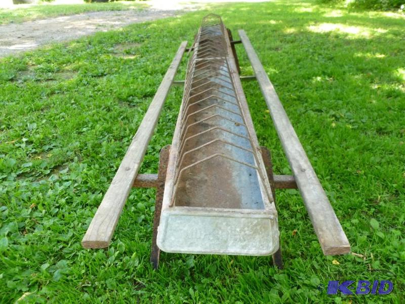 lot 12 image: Large Vintage Warner galvanized steel chicken...