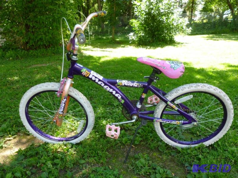 lot 15 image: Magna Precious Pearls, 12" girls bike, a...