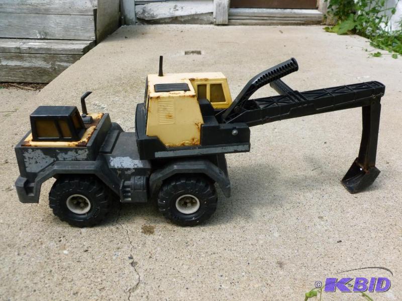 lot 25 image: Large Tonka metal and plastic trimmed crane t...
