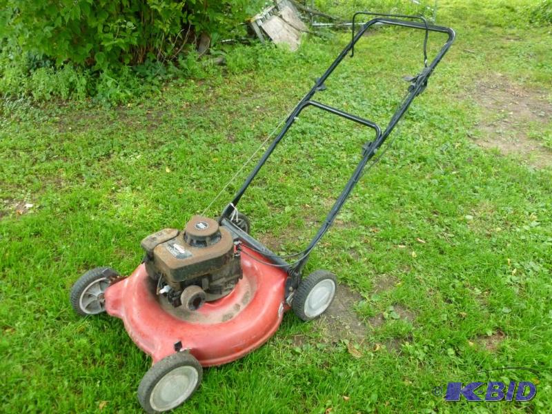 lot 5 image: MTD 20" push mower, comes with a Briggs ...