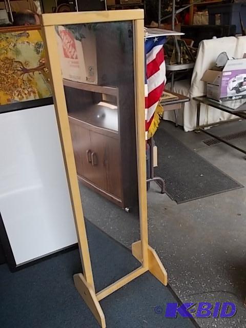 lot 15 image: 2 Sided Kids MirrorWhite Board 48&nbspin Ta...