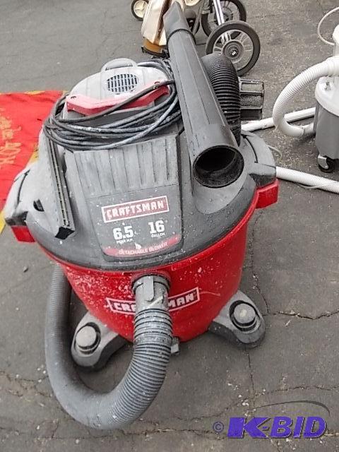 lot 29 image: Craftsman 16 Gallon 6.5 Hp Wet Or Dry Shop Va...