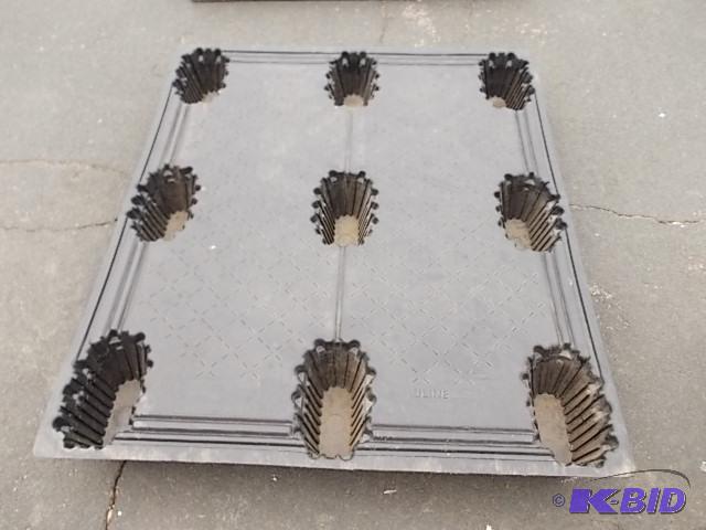 lot 50 image: 48 x 40 4-Way Pallet...