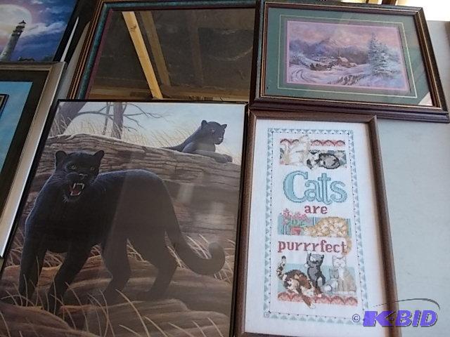 lot 81 image: Mirror, Panther, Cats, Christmas Pictures 4 t...